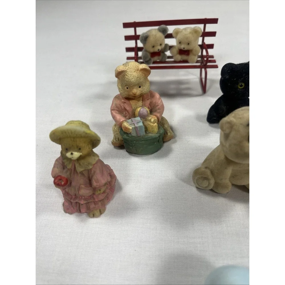 Lot of 7 Miniature Bear Figurines & Animals